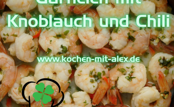 Erleben Sie ein kulinarisches Vergnügen mit unserem Rezept für würzige Garnelen mit Knoblauch und Chili. Dieses einfache und schnelle Gericht eignet sich perfekt für ein köstliches Abendessen an jedem Wochentag. Frische Garnelen werden mit aromatischem Knoblauch und feuriger Chili kombiniert, um einen unwiderstehlichen Geschmack zu kreieren. In nur wenigen Minuten zaubern Sie ein Restaurant-würdiges Gericht, das nicht nur beeindruckt, sondern auch in jede gesunde und ausgewogene Ernährung passt. Ideal für Liebhaber von Meeresfrüchten und alle, die es gerne ein wenig scharf mögen. Dieses Rezept ist zudem Low Carb-freundlich und bietet eine hervorragende Proteinquelle. Entdecken Sie, wie einfach es ist, mit ein paar Zutaten und Ihrem Thermomix ein außergewöhnliches Abendessen zu kreieren.