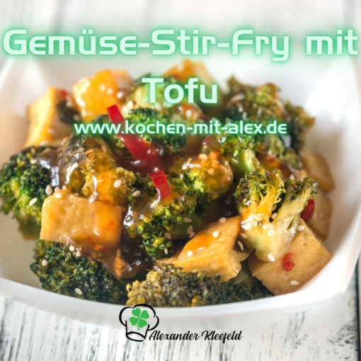 Das Gemüse-Stir-Fry mit Tofu ist ein schnelles, gesundes und vielseitiges Mittagsgericht. Die Zubereitung im Thermomix erleichtert das Hacken des Gemüses, während der Tofu für eine proteinreiche Komponente sorgt. Dieses Gericht ist reich an Vitaminen und Mineralien und bietet eine perfekte Balance aus Geschmack und Nährstoffen für die Low Carb-Diät.