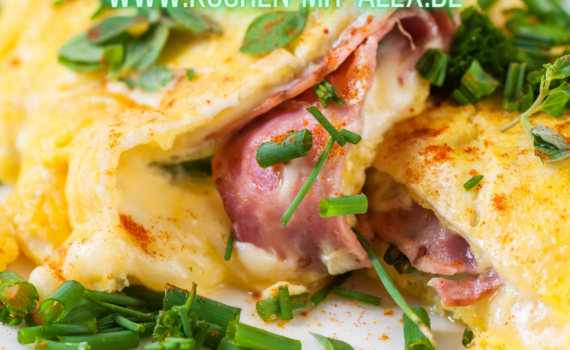 Ein klassisches und schnelles Frühstück, das durch den Thermomix leicht zubereitet wird. Dieses Omelett ist reich an Protein und sorgt für einen sättigenden Start in den Tag.
